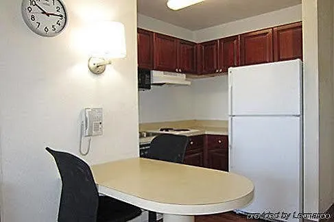 Extended Stay America Suites - Tampa - Airport - N Westshore Blvd Hotel